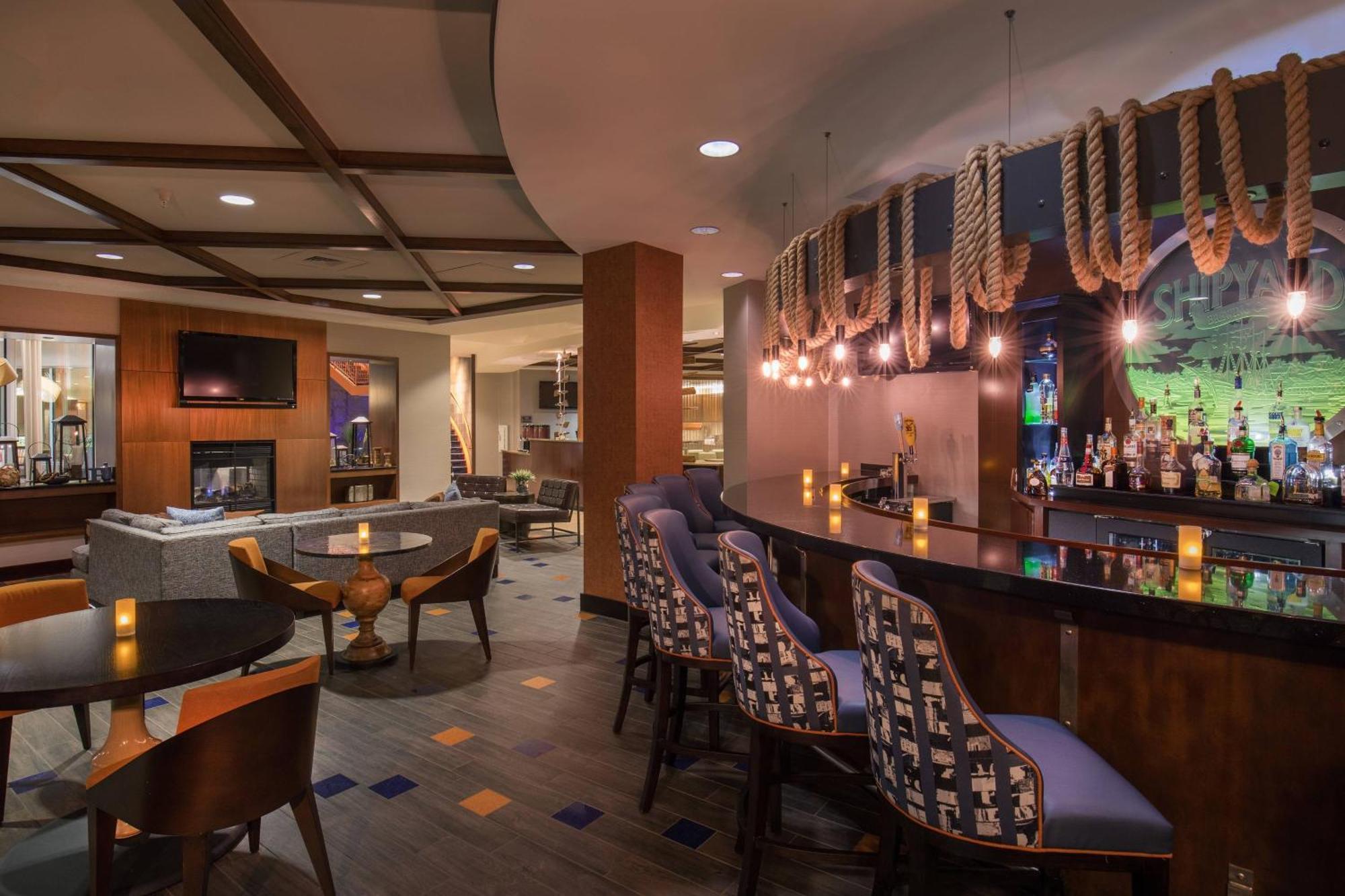 Downtown Waterfront Hotel 3*