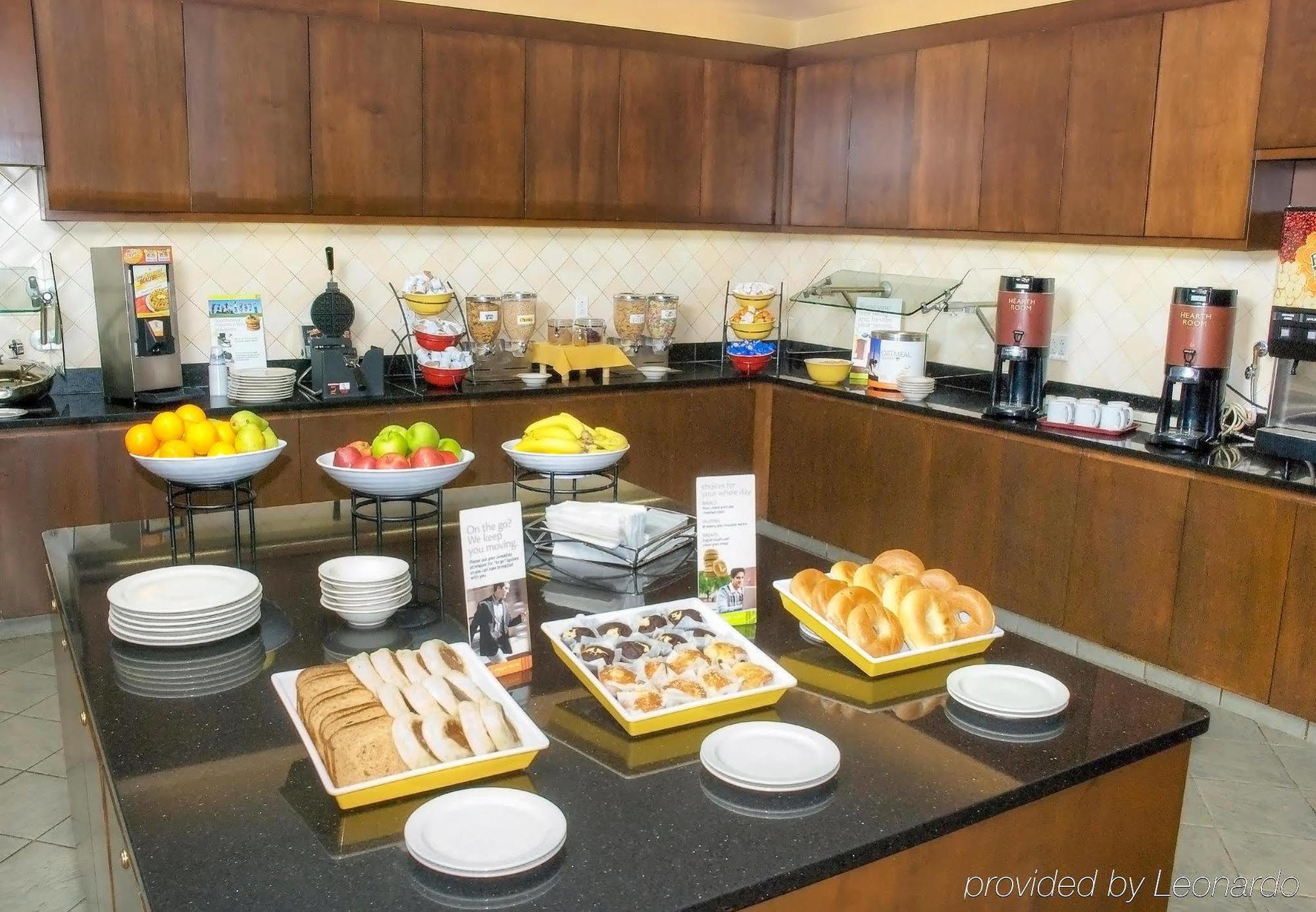 Downtown Waterfront 3*